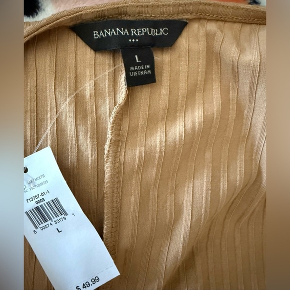 Banana Republic V Neck Blouse - Picture 4 of 6